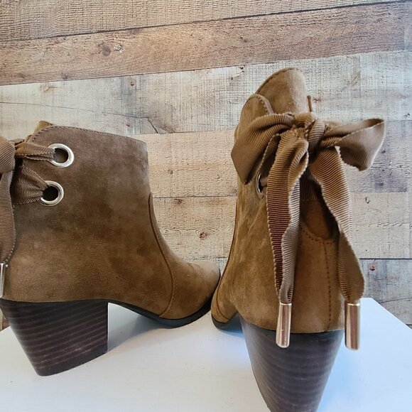 BELLA VITA COGNAC BOOTIES SIZE 6.5 - Picture 2 of 9